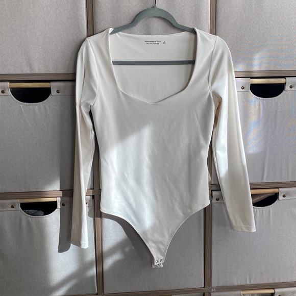 Abercrombie & Fitch Tops - Abercrombie & Fitch soft long sleeve bodysuit